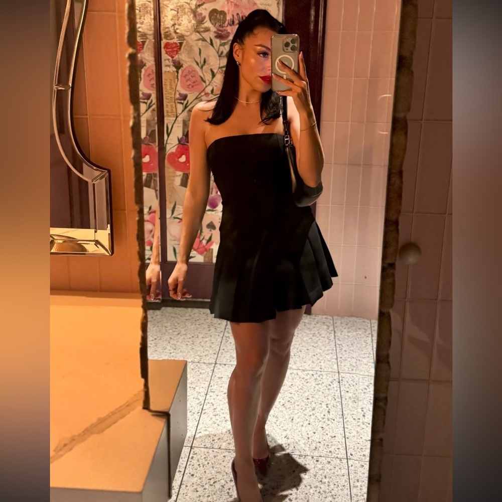 ARITZIA Black Mini pleated dress